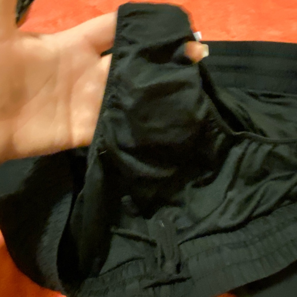 Exercise shorts - Picture 4 of 4